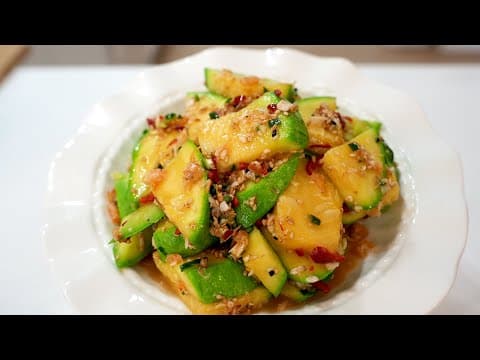 더우니까 호박 기름지지 않고 담백하게 무쳐 요리해드세요. 여름에 깔끔하게 호박 즐기는 방법 👍 👍 👍