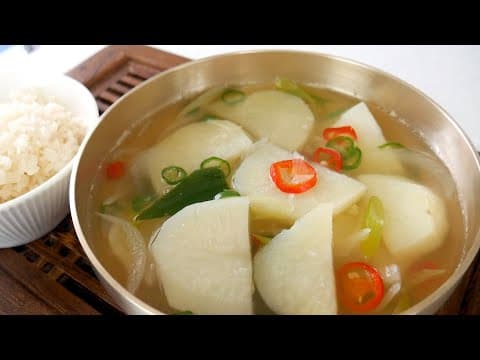 여름에 먹는 국이 있다! 국을 뜨겁게 먹는다는 편견은 No!! 시~원한 맑은 감자국