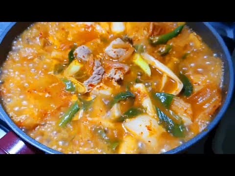 김치찌개 만들기 - 돼지고기 넣어 만드는 얼큰한 돼지김치찌개 황금레시피