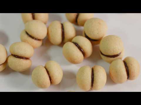 이탈리아 쿠키/헤이즐넛과 초콜릿이 입안에서 녹아내리는 한 입 크기