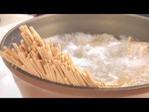 시원한 여름 별미, 콩국수 개시 🏖️ 콩국수는 제발 콩만 갈아주세요! 국물이 진한 메밀면 콩국수 만들기: cold bean-soup noodles.