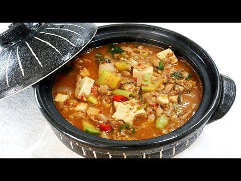 청국장 ( cheonggukjang, fast fermented bean paste )