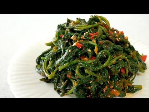 취나물무침은 꼭 된장! 고추장! 둘 다 넣어야 맛있어요.