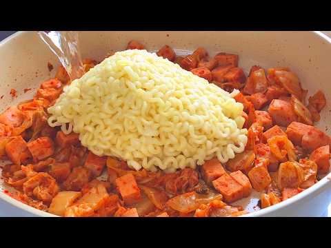 🍜 볶음 라면은 스팸과 김치 그리고 라면, 세 가지 재료만 준비하세요!