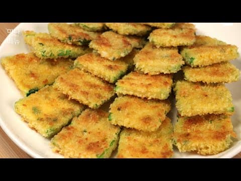 애호박에 이걸 넣어 만들었더니 치킨 맛이 난다고 하네요!😋오늘도 건강하게 바삭하고 고기 맛 나는 색다른 애호박요리