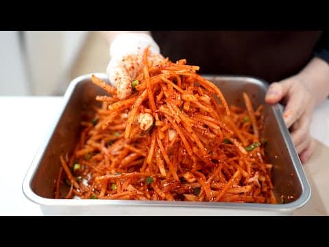 '무'가 맛있는 계절에 "절이지 않는 무생채에 밥 슥슥 비벼드세요" (Julienne Radish Fresh Salad/ musaengchae ENG SUB)