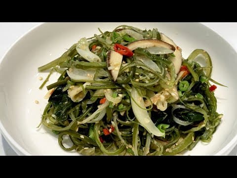 국민반찬 미역줄기볶음. 염장한 미역줄기 짠기는 쏙! 감칠맛은 0000으로!