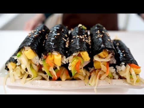 작은 꼬마김밥이지만 무시 못해요. 통통한 꼬마김밥은 맛도 실하다~