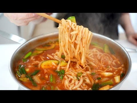 겨울에는 '이게' 최고🍜 시장에 먹던 그맛 그대로 집에서 간단하게 만드는 장칼국수(gochujang noodle soup/ jangkalguksu ENG SUB)