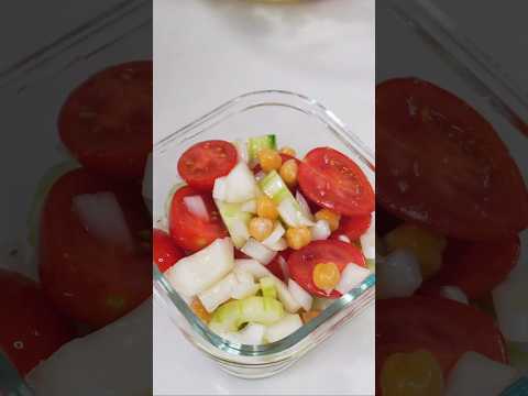 날마다 건강해지는 건강 샐러드, 토마토와 오이만 준비하세요