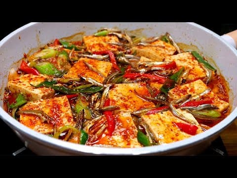 두부조림에 멸치를 넣어보세요. 밥 두공기 뚝딱합니다!